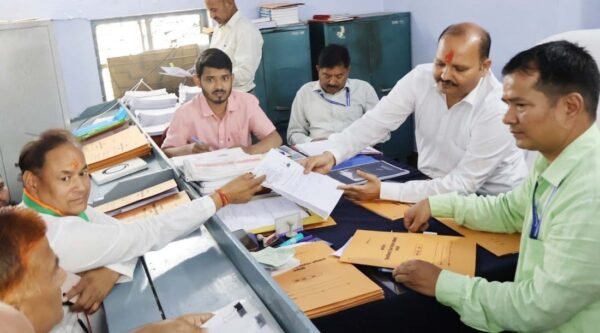 बदरीनाथ विस सीट पर उप चुनाव के लिए पांच प्रत्याशियों ने किए नामांकन