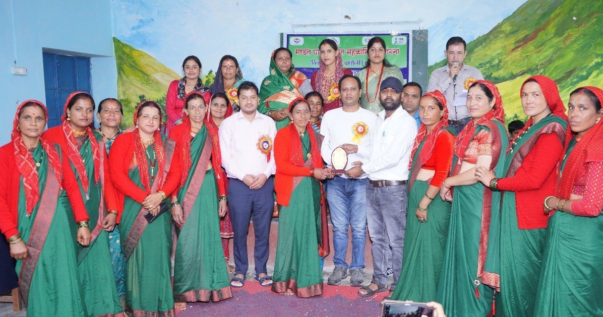 चमोली : मंडल घाटी स्वायत्त सहकारिता की आम सभा की बैठक में नई कार्यकारणी का हुआ गठन देवेश्वरी बनी अध्यक्ष