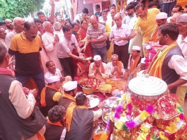 कैल गांव पहुंची मां नंदा की लोकजात, भक्तों ने किया स्वागत