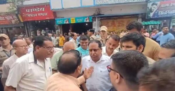 जीएमओयू बचाओ संघर्ष समिति का धरना व चक्का जाम समाप्त, चुनाव कराने के लिए प्रबंधन को दिया एक माह का समय