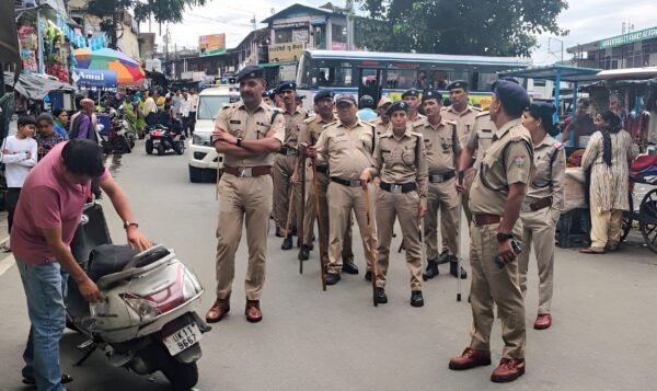 गोपेश्वर नगर में व्यापक फुट पैट्रोलिंग अभियान, अपराध रोकथाम व सुरक्षा को बढ़ावा देना