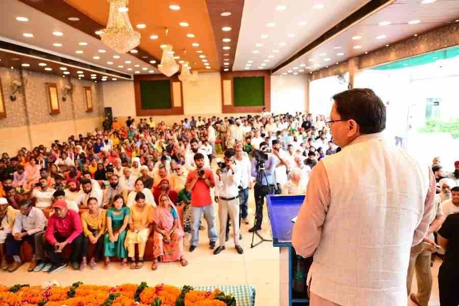 सीएम धामी ने किया अनुसूचित जाति के युवाओं से संवाद, बड़ी संख्या में युवाओं एवं स्थानीय जनता ने मुख्यमंत्री का किया स्वागत, समाज के अंतिम पंक्ति में खड़े व्यक्ति तक विकास का लाभ पहुंचाने का है हमारा संकल्प : मुख्यमंत्री