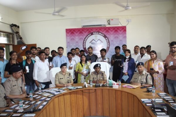 डीआईजी पी रेणुका देवी ने ली जीआरपी की समीक्षा बैठक, अधिकारियों को दिए यें निर्देश