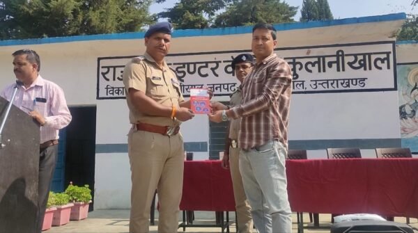 पुलिस ने राजकीय इंटर कॉलेज कुलानीखाल में नौनिहालों के साथ आयोजित की कानूनी पाठशाला