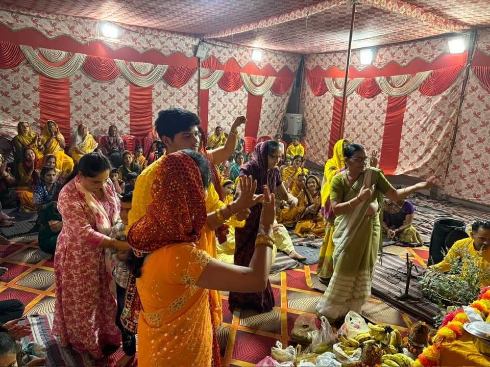 श्री पंचमुखी हनुमान दुर्गा मंदिर में चल रही श्रीमद्भागवत कथा के पांचवें दिन कथा व्यास ने श्री कृष्ण की बाल लीलाओं का किया वर्णन