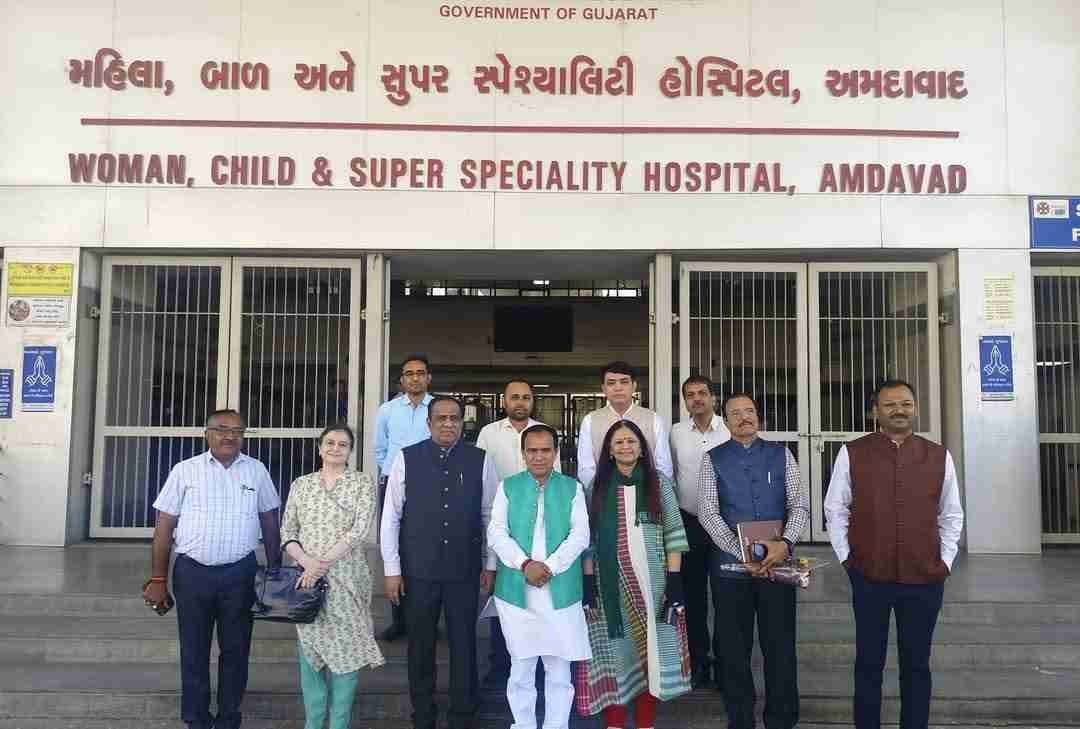 अहमदाबाद पहुंचे मंत्री धन सिंह रावत, चिकित्सा संस्थानों का किया भ्रमण