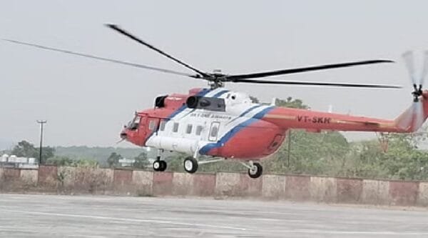 बदरीनाथ धाम क्षेत्र में मौसम खराब, हेलिकॉप्टर की इमरजेंसी लैंडिंग