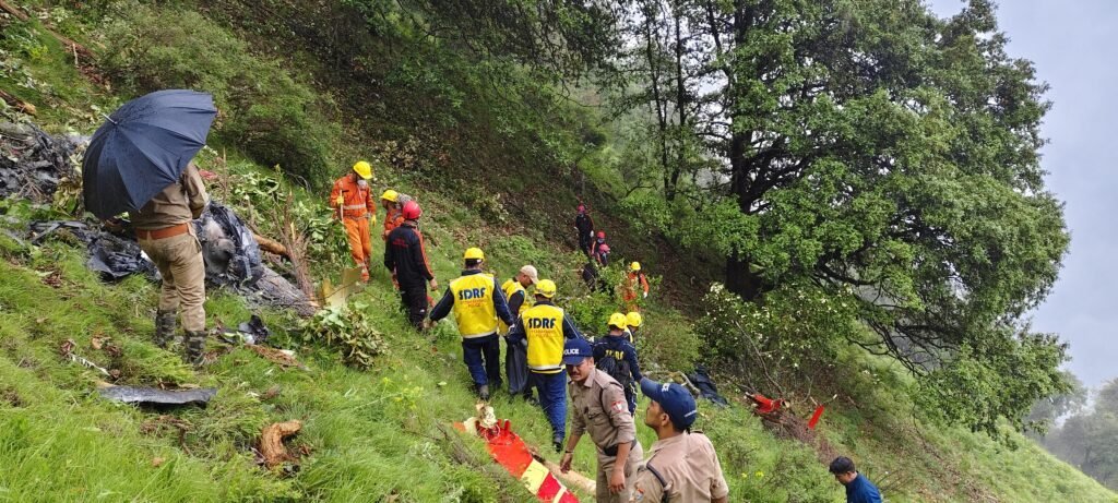 केदारनाथ मार्ग पर एक और हेलीकॉप्टर दुर्घटना में सात लोगों की मौत