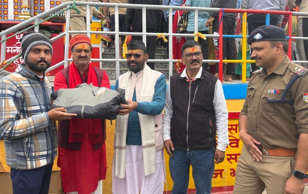 बीकेटीसी व नगरपंचायत ने किया पर्यावरण मित्रों को सम्मानित