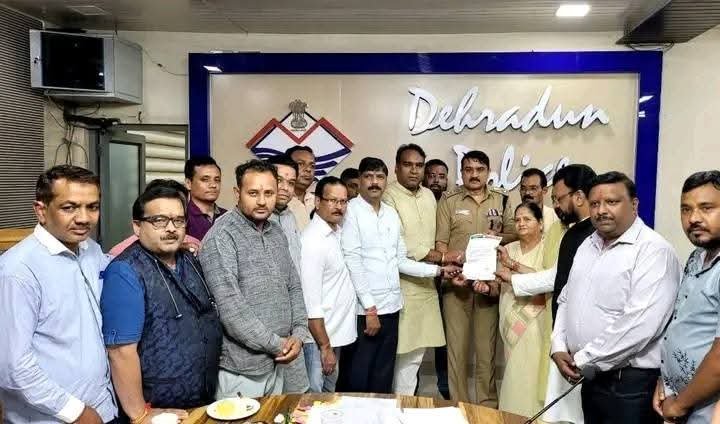 उत्तराखंड में सोशल मीडिया पर झूठ फैलाने वालों पर शिकंजा, सीएम बदलने की अफवाह फैलाने वालों पर मुकदमा दर्ज