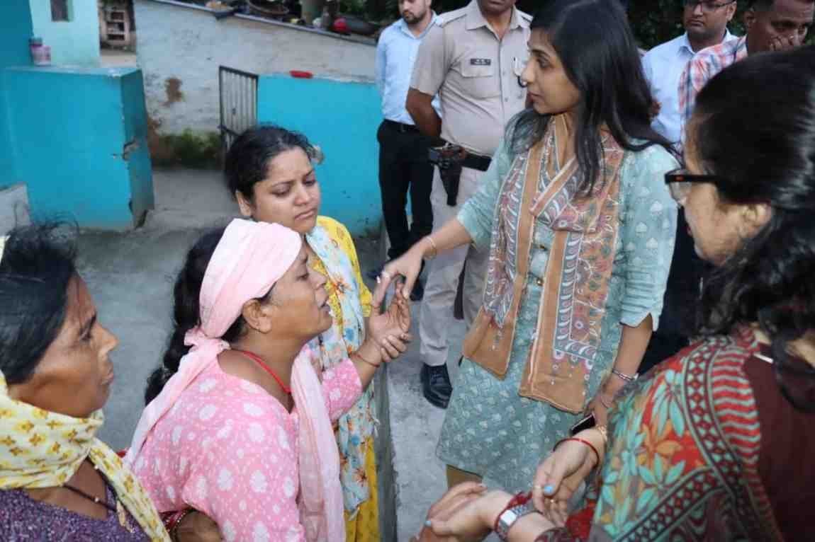 जितेंद्र कुमार के परिजनों से डीएम-एसएसपी ने की मुलाकात, सीएम धामी ने जताया शोक, निष्पक्ष जांच का दिया भरोसा