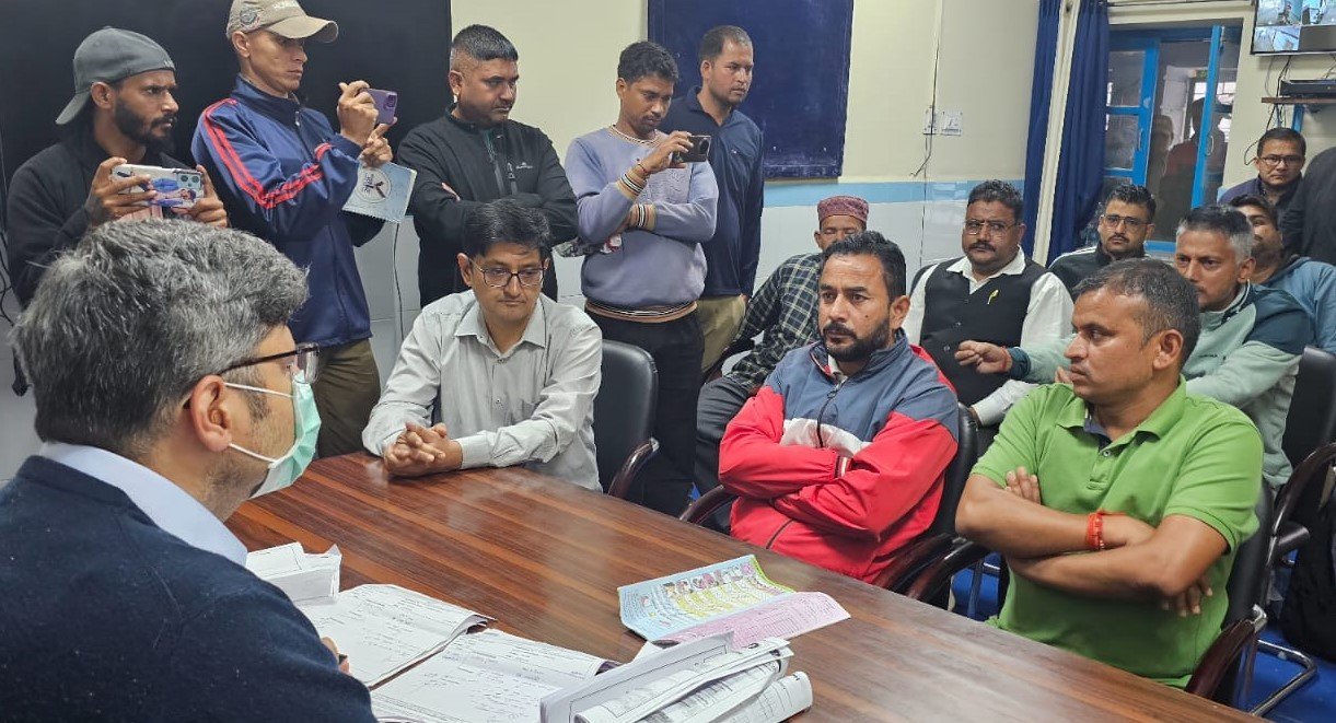 महिला के बाद अब नवजात शिशु ने भी तोड़ा दम