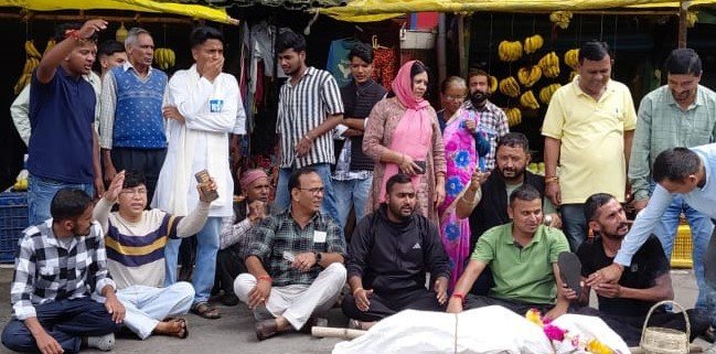 प्रसूताओं व नवजात शिशुओं की मौत पर कांग्रेस ने किया प्रदर्शन