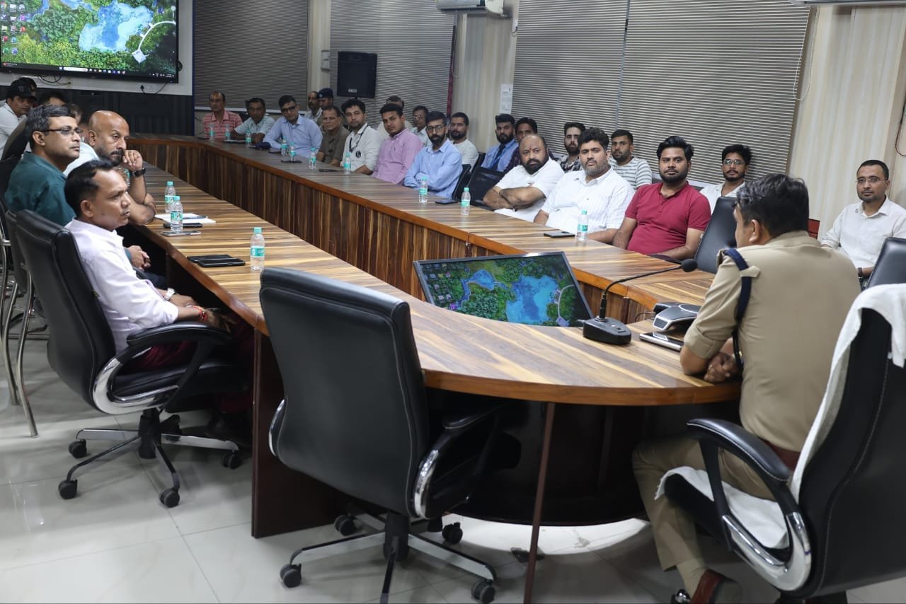 एसएसपी देहरादून द्वारा कोचिंग सेन्टर प्रबन्धकों/संचालकों के साथ आयोजित की गई गोष्ठी