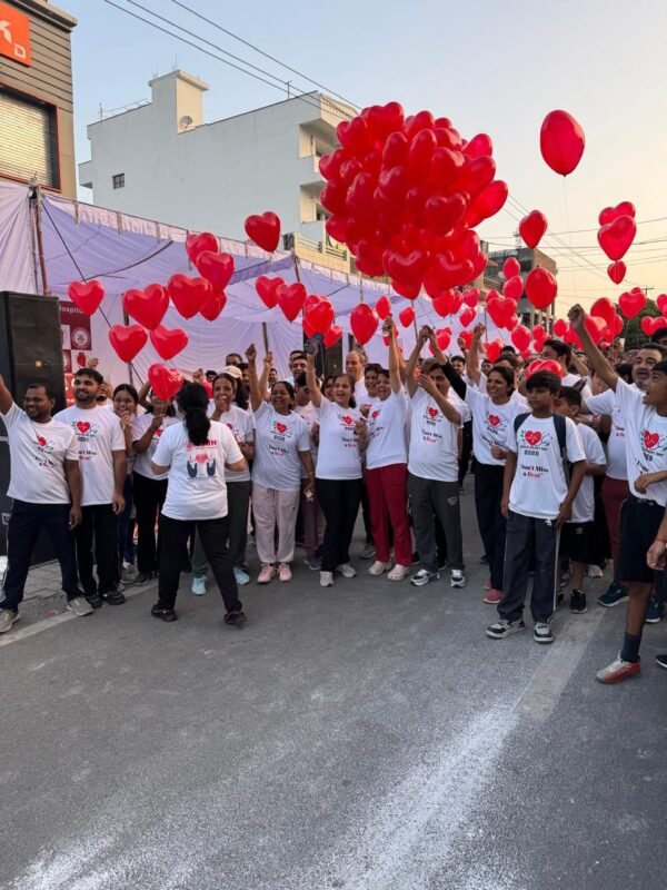 श्री महंत इन्दिरेश अस्पताल के डाॅक्टरों ने साइक्लोथॉन और वॉकथॉन से दिया दिल को स्वस्थ रखने का संदेश