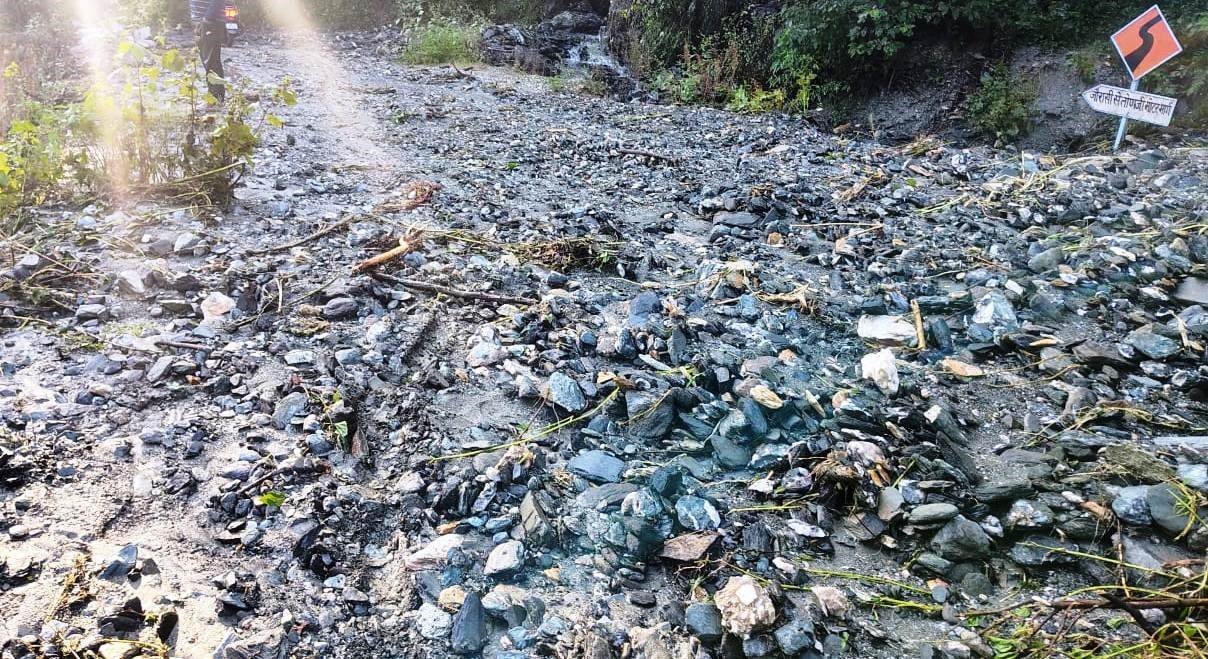 तोणजी सड़क देती दुर्घटनाओं को न्योता