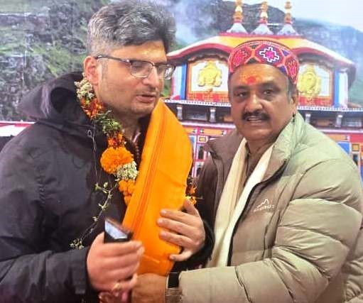 डीएम संदीप तिवारी ने किए भगवान बदरीविशाल के दर्शन