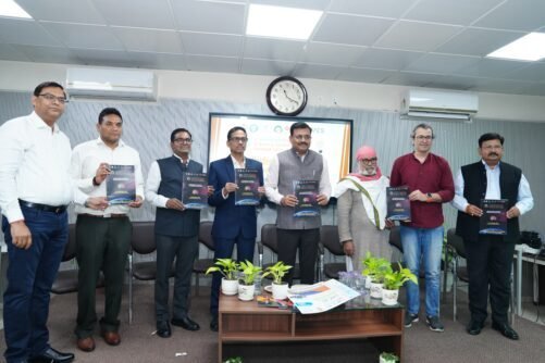 देहरादून इंटरनेशनल साइंस एंड टेक्नोलॉजी फेस्टिवल के पोस्टर और ब्रोशर का CS ने किया विमोचन