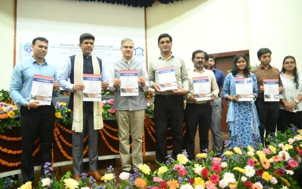 ग्रामीण विकास राज्य मंत्री डॉ. पेम्मासानी चन्द्र शेखर ने सीएसआईआर–सीबीआरआई, रुड़की में देश का पहला 3डी कंक्रीट प्रिंटेड ग्रामीण आवास का किया उद्धघाटन