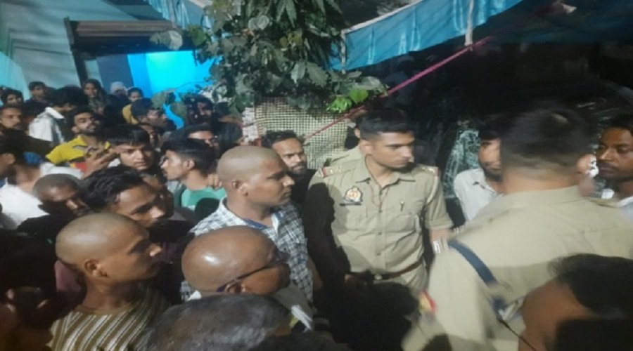 तेज रफ्तार कार ने मचाया कोहराम, 5 की मौत, 2 गंभीर