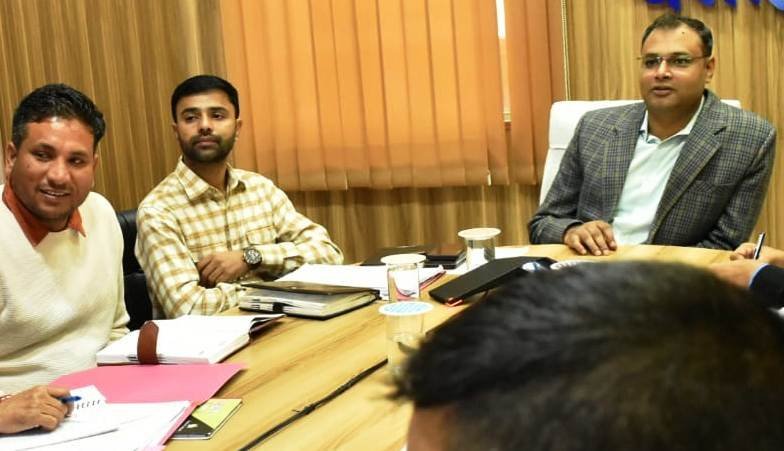 योजनाओं का लाभार्थियों का मिले लाभ – डीएम गौरव कुमार