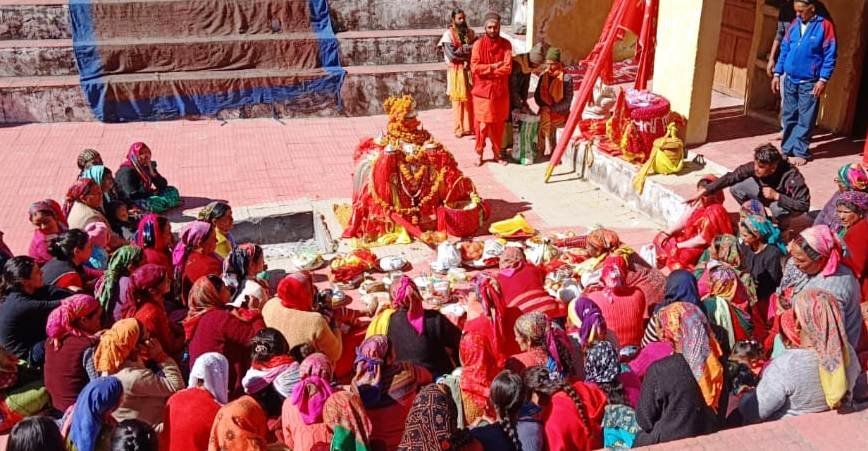 धियाणी भेंट करने पहुंची मां अनसूया देवी की रथ डोली