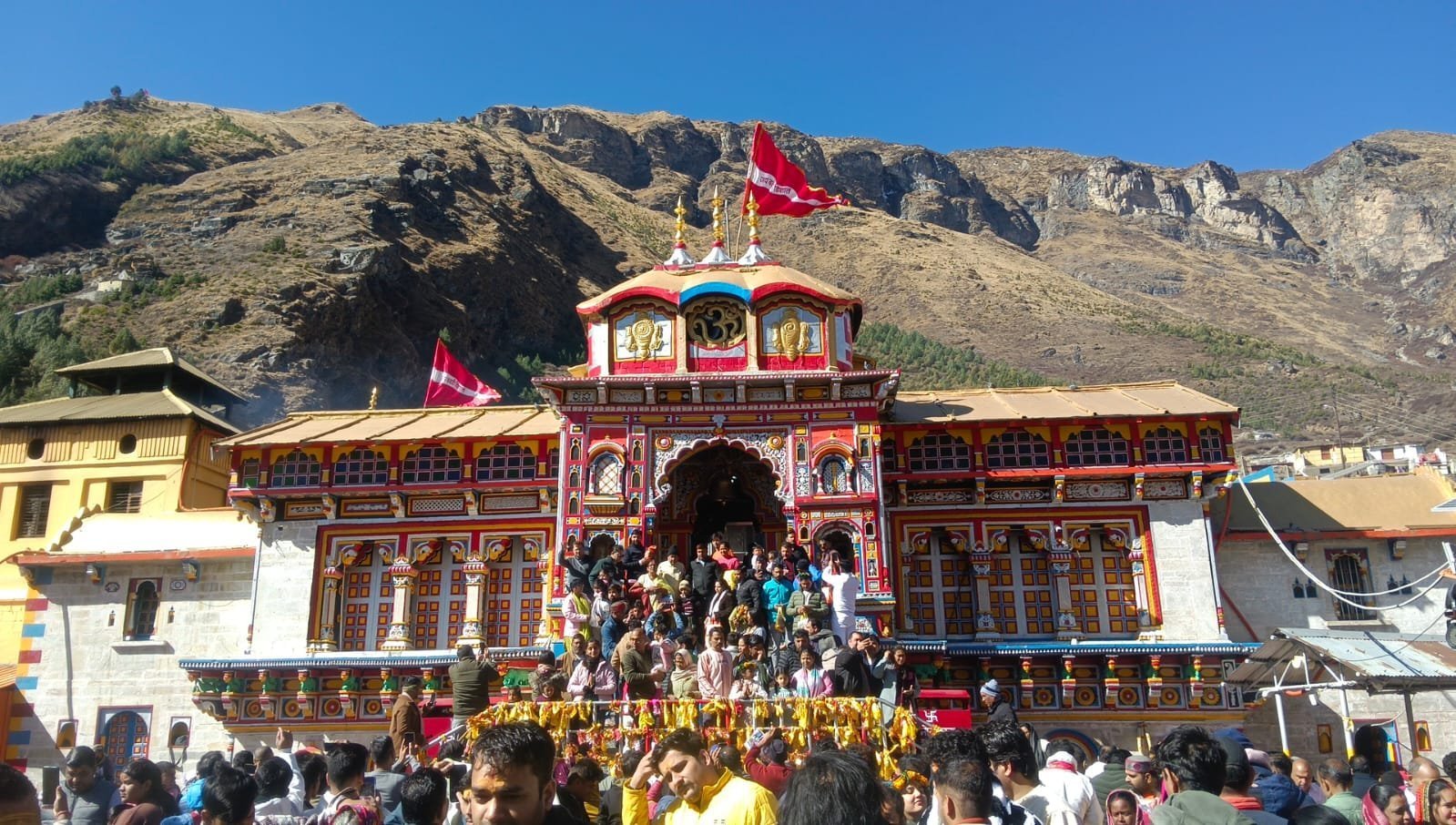 श्री बदरीनाथ धाम 25 नवंबर को कपाट बंद होंगे प्रक्रिया हुई शुरू