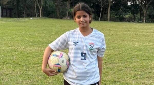 कोटद्वार : जूनियर राष्ट्रीय फुटबॉल टूर्नामेंट में कक्षा 09 की छात्रा वंशिका का चयन