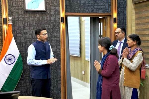 डीएम सविन बंसल ने इंजीनियर प्रियंका कुकरेती की पढ़ाई को दिया नया जीवन, नौकरी के बाद अब M.Tech में दाखिला और शिक्षा का पूरा खर्च