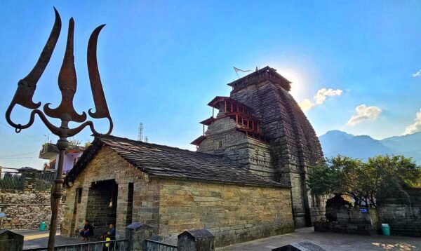 शीतकाल में श्रद्धालु चमोली में इन मंदिरों और पर्यटक स्थलों का कर सकेंगे दीदार