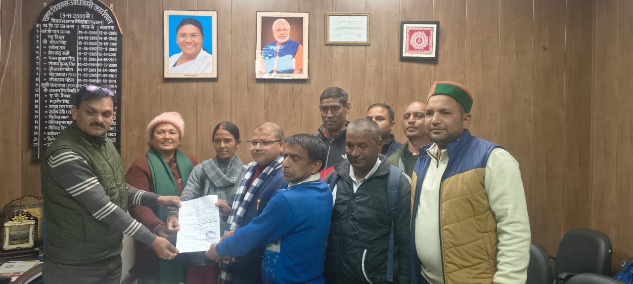 नैनीडांडा में प्रधान संघ अध्यक्ष चुने गए मनोज मधवाल