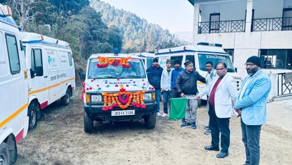 हेल्पेज इंडिया प्रांगण में मोबाइल स्वास्थ्य सेवा का शुभारंभ, ग्रामीण क्षेत्रों को मिलेगा लाभ