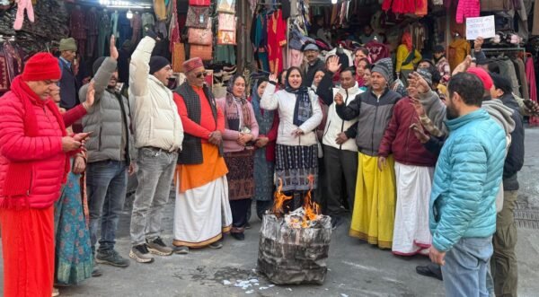 शंकराचार्य के अपमान पर ज्योतिर्मठ में फूटा गुस्सा