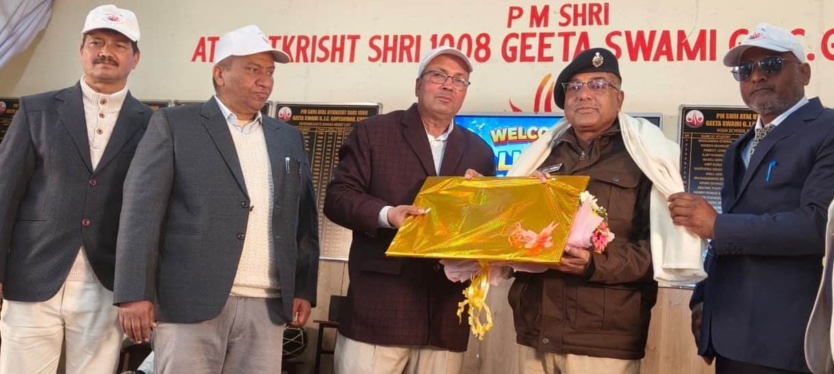 पुरातन छात्रों का जीआईसी गोपेश्वर में हुआ अद्भुत समागम