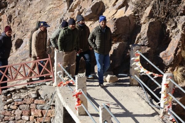 चमोली जिला प्रशासन का सीमांत क्षेत्रों के विकास पर फोकस