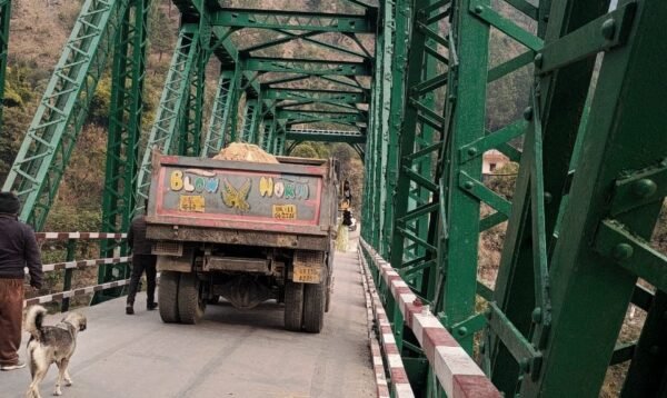 परखाल पुल पर अभी चलेंगे सिर्फ दुपहिया वाहन