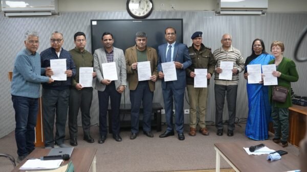 जनता ने पूछे सवाल, अफसरों ने दिये जवाब; देहरादून सिटीजन फोरम ने की नई पहल, शहर के मुद्दों पर टाउनहॉल का आयोजन