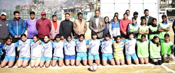 सांसद चैम्पियन ट्रॉफी : फुटबॉल में बदरीनाथ की बालिकाओं का जलवा