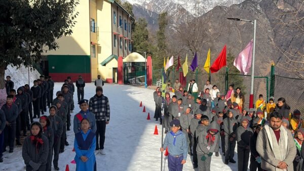 हिमशिखरों की गोद में गूंजा ‘वंदे मातरम’