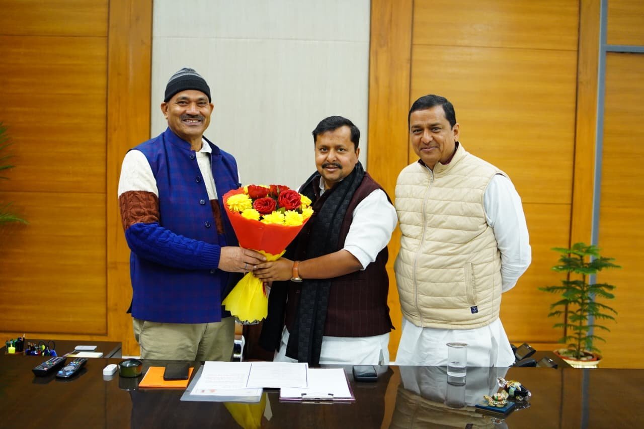 पूर्व विधायक राजेंद्र भंडारी ने नितिन नवीन से की भेंट