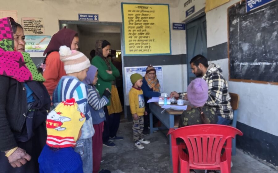 मटकोट में स्वास्थ्य शिविर आयोजित