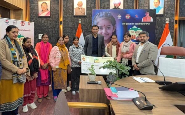 डीएम सविन बंसल ने नववर्ष के पहले दिन प्रोजेक्ट नंदा–सुनंदा के तहत 04 बालिकाओं की बाधित पढ़ाई 1.55 लाख से की पुनर्जीवित