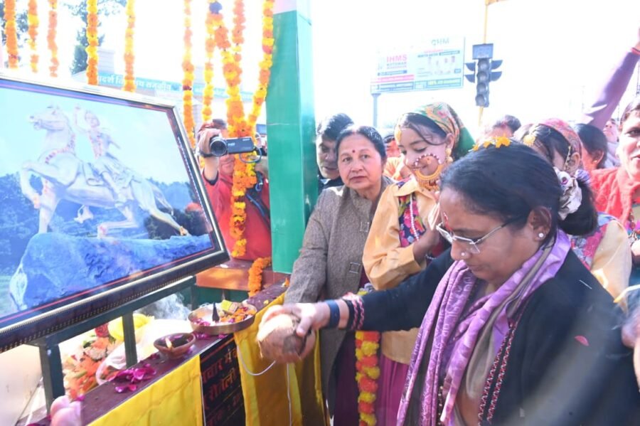 विधानसभा अध्यक्ष ऋतु खण्डूडी भूषण ने वीरांगना तीलू रौतेली की भव्य प्रतिमा का किया लोकार्पण