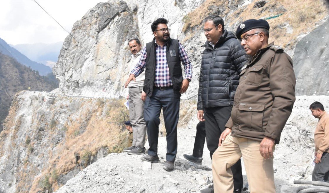 चारधाम यात्रा : डीएम व एसपी ने जांची यात्रा तैयारियों की व्यवस्था