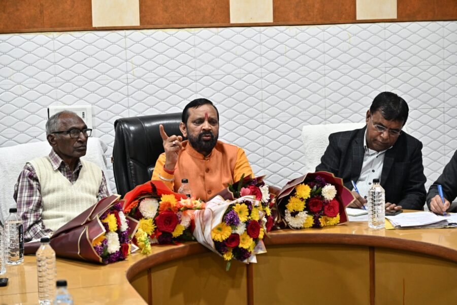 किसी भी दशा में न हो सफाई कर्मचारियों का उत्पीड़न -भगवत प्रसाद मकवाना