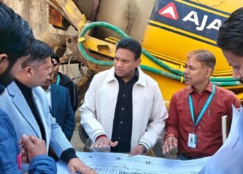 देहरादून के इंफ्रास्ट्रक्चर को नई रफ्तार, सीएम धामी के दिशा-निर्देशों पर तेज़ी से बढ़ रहे विकास कार्य, आवास सचिव डॉ. आर. राजेश कुमार का एमडीडीए की तीन महत्वपूर्ण परियोजनाओं का स्थलीय निरीक्षण