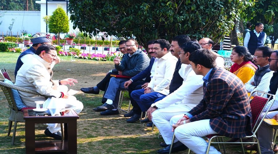 सरकारी कार्यालयों में अधिकारी-कर्मचारियों की सुरक्षा के लिए बनेगी SOP, मुख्यमंत्री ने मुख्य सचिव को दिए निर्देश