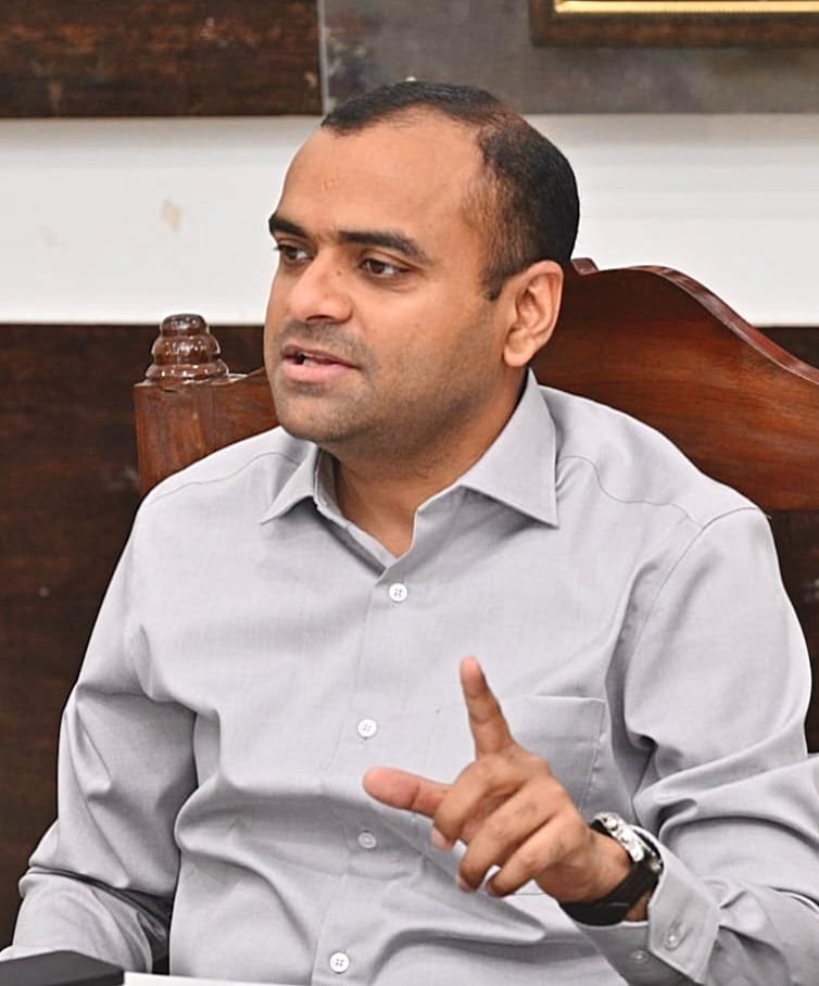 मुख्यमंत्री के निर्देशानुसार डीएम मयूर दीक्षित की अध्यक्षता में राजस्व लोक अदालत का सफल आयोजन, 1911 वादों का मौके पर निस्तारण, वादकारियों को मिली त्वरित राहत