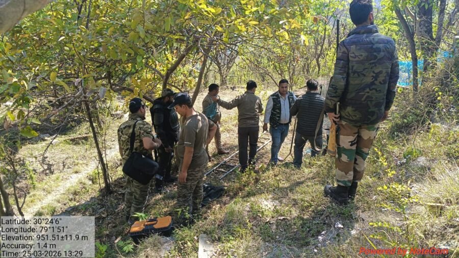 पानी के टैंक में फंसा तेंदुआ, वन विभाग की टीम ने सुरक्षित निकाला