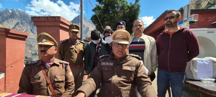 फर्जी हॉलमार्क लगाकर सोने के गहनों में धोखाधड़ी करने वाले अंतरराज्यीय गिरोह का भंडाफोड़, लेजर हॉलमार्क मशीन और कंप्यूटर उपकरण बरामद, पुलिस ने 02 को किया गिरफ्तार